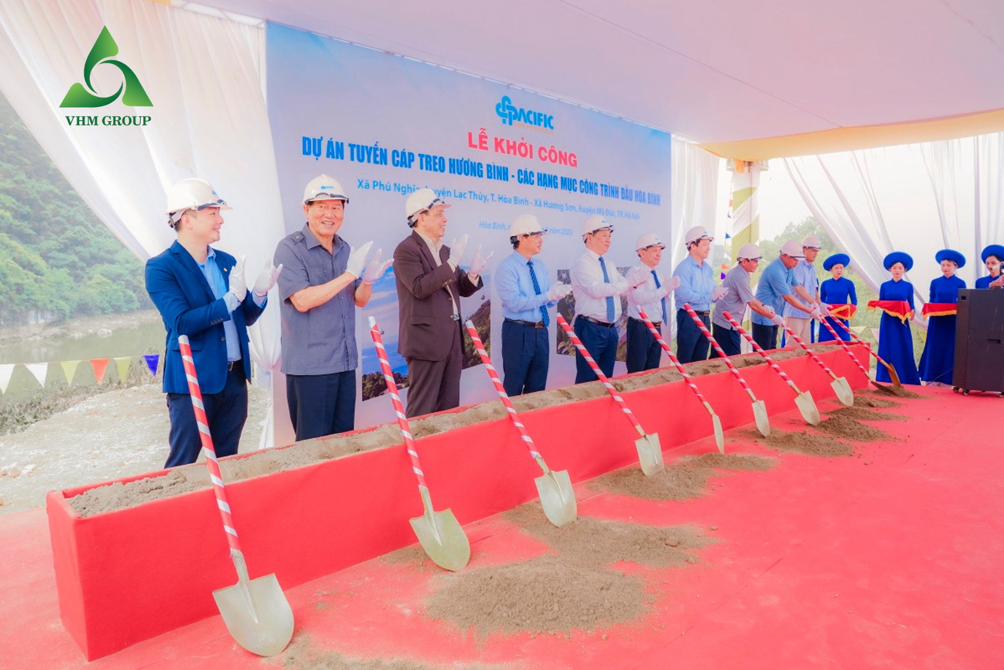 Lễ khởi công tuyến cáp treo Hương Bình do VHM Group thực hiện